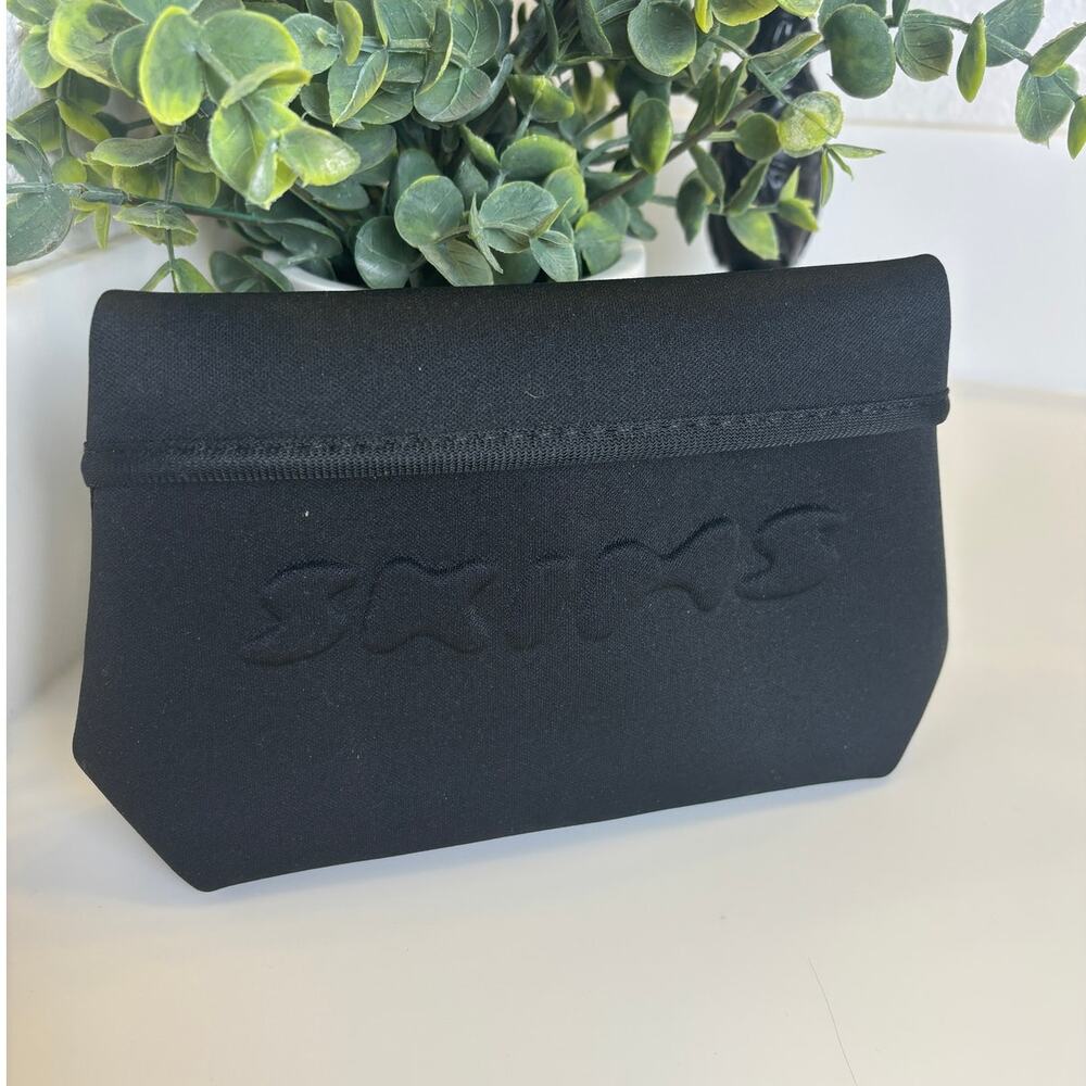 Skims Black Neoprene Pouch Small Makeup Cosmetic Travel Bag Embossed Logo NWOT